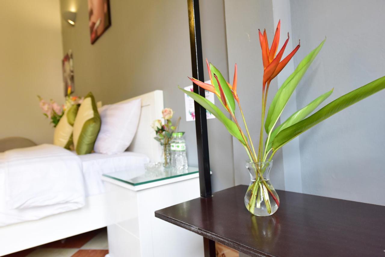 Royal House Hotell Hanoi Exteriör bild